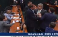CONFUSÃO: deputado parte para cima de outro parlamentar na CPI durante discussão, 
