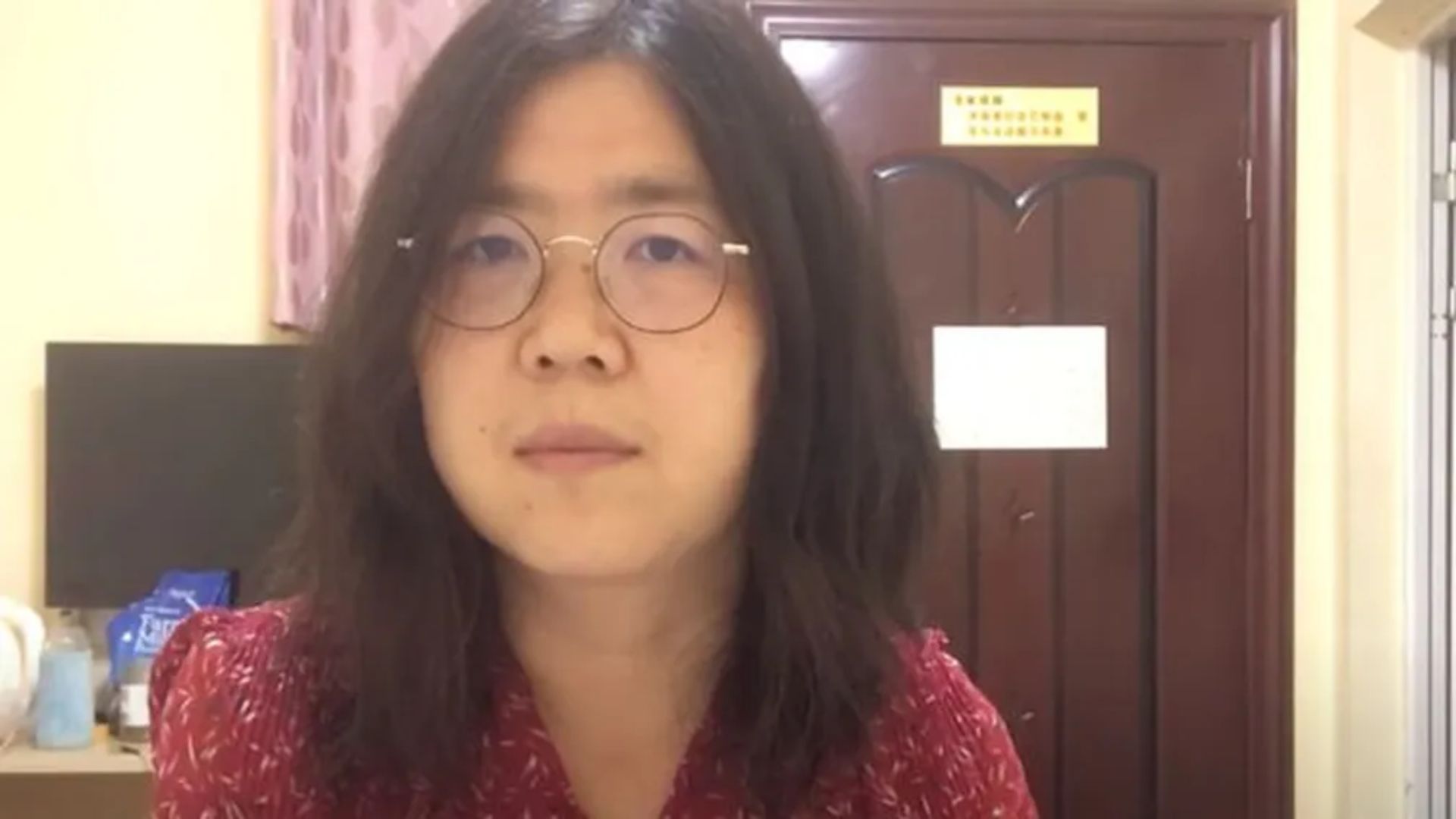 Jornalista PRESA por DENUNCIAR pandemia de Covid-19 na CHINA é hospitalizada