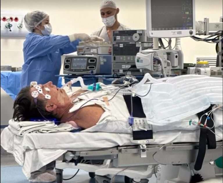 Bolsonaro passa por tratamento de refluxo e cirurgia de septo em SP