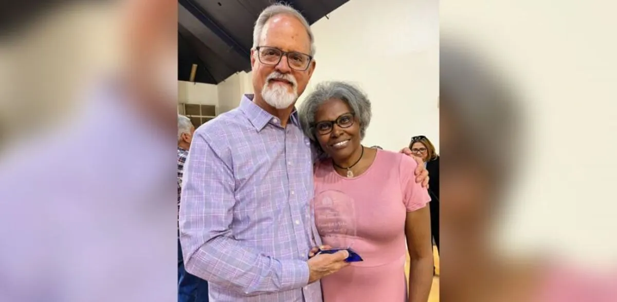 Pastor surdo se dedica há 30 anos em evangelismo de deficientes