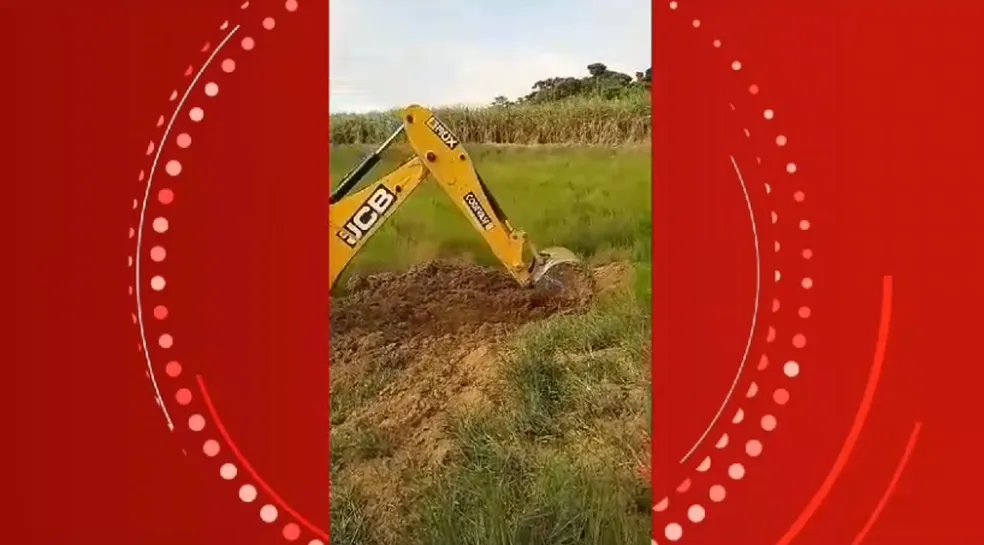 Funcionário da prefeitura de Santa Luzia do Norte, AL, usa máquina do Município para enterrar corpo em fazenda da região