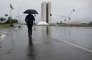 Após recorde de calor, DF tem previsão de chuva a partir de quarta