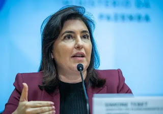 BRASIL: TEBET DÁ EXPLICAÇÃO CONFUSA SOBRE ASSUNTO DO GOVERNO E LEMBRA DILMA