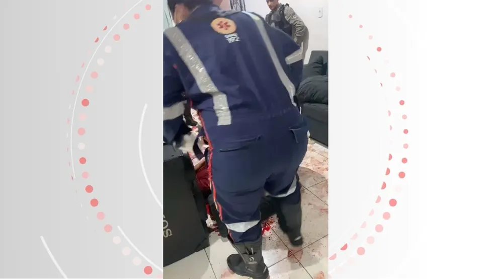 Homem descumpre ordem judicial, invade casa da ex-companheira e a esfaqueia em Maceió