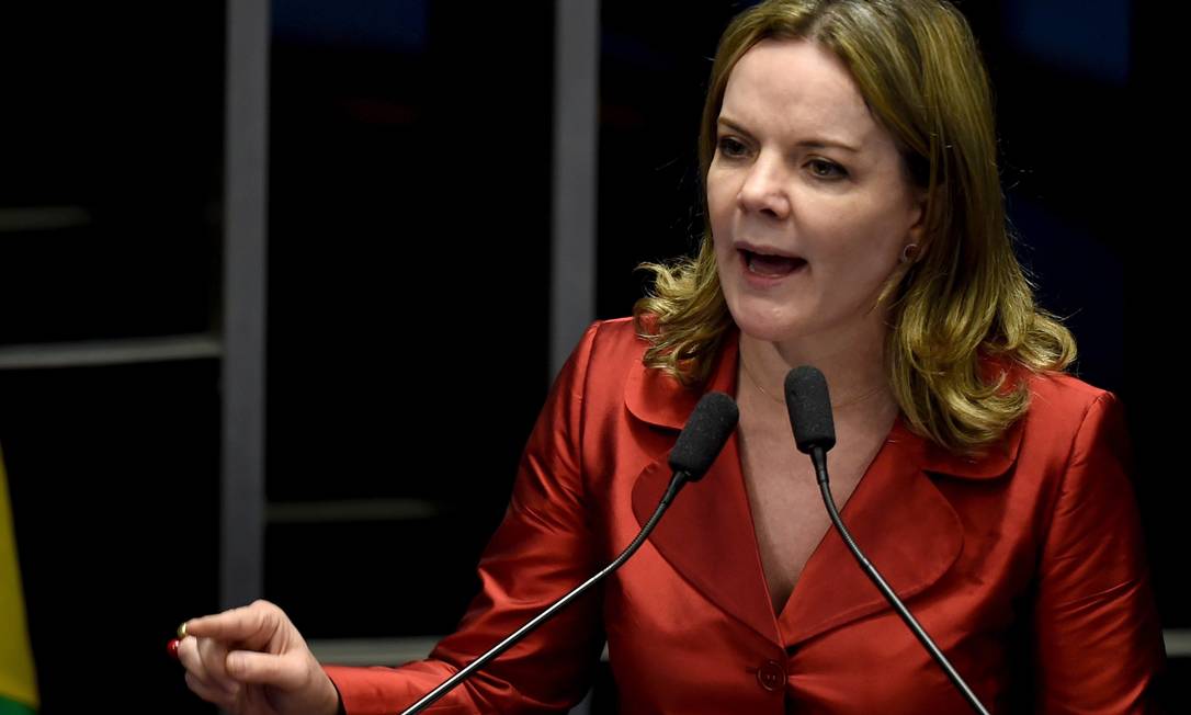 Gleisi fica enfurecida com bloqueio em conta de deputado de esquerda: 