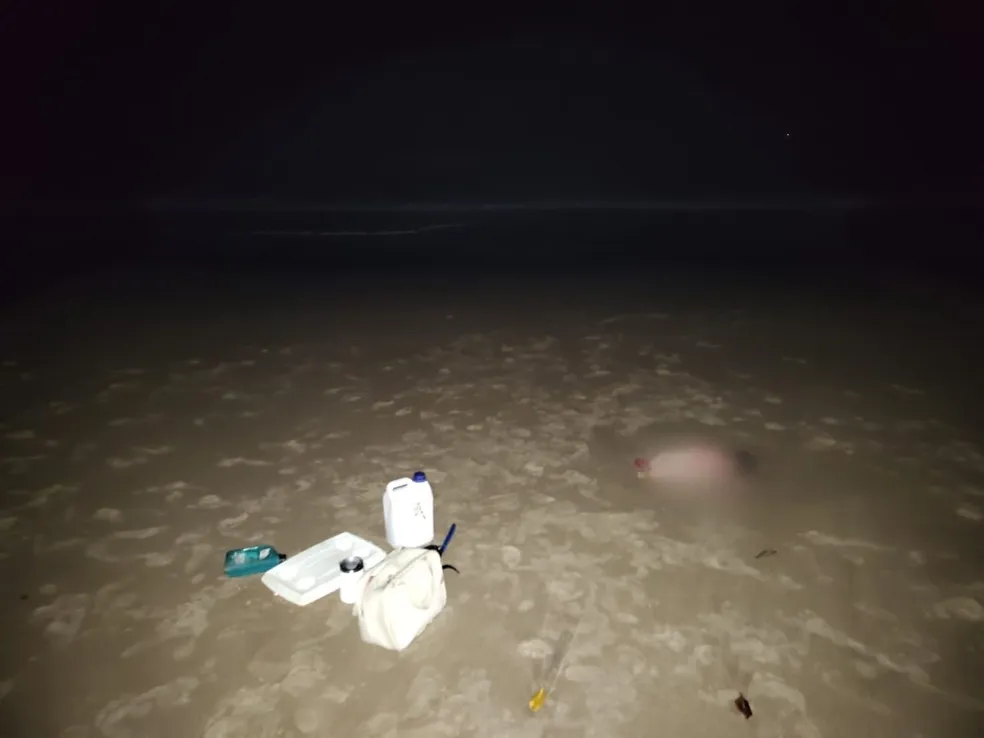 Pais de bebê afogada após cair de jangada devem ser indiciados por homicídio culposo, diz delegado: 'Irresponsabilidade'