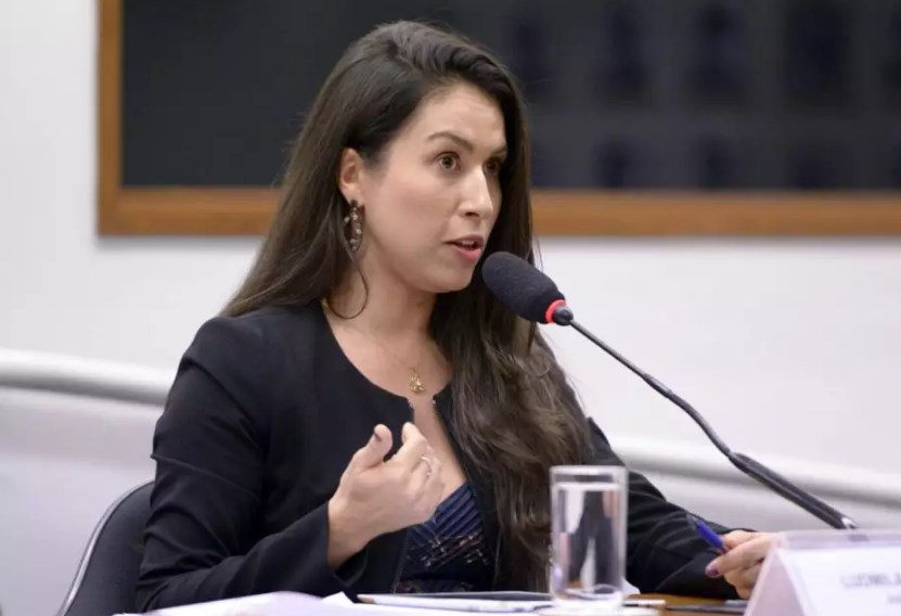 ‘Perdi o cargo, mas minha dignidade está intacta’, diz ex-juíza punida por opinar