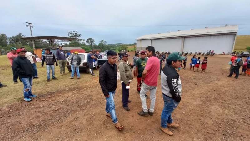 Indígenas invadem fazenda no Paraná