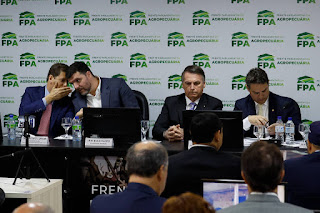 BRASIL: BOLSONARO DISCURSA EM EVENTO COM PARLAMENTARES CONTRA MST