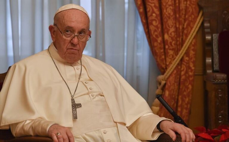 Papa diz que Israel tem direito de se defender após ataque