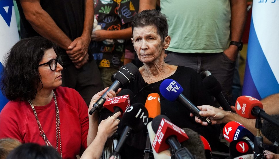 'Passei pelo inferno', diz refém de 85 anos liberada pelos terroristas do Hamas; VEJA VÍDEO!