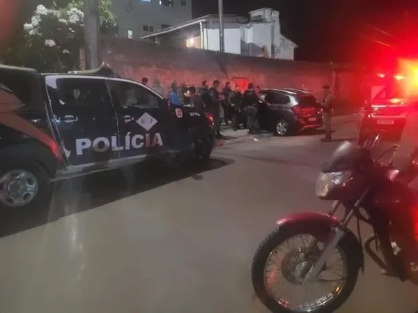 Juiz tem carro cercado por criminosos e é assassinado a tiros