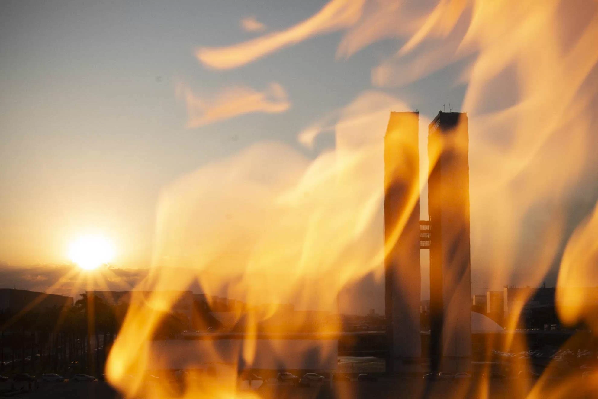 Pegando fogo! Nova onda de calor deve castigar ainda mais em outubro; Veja previsão
