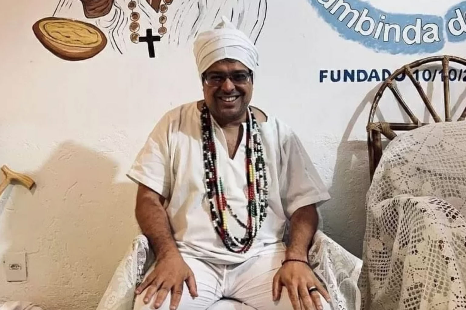 Líder de “igreja” ecumênica diz que tem Jesus e exu em seu corpo