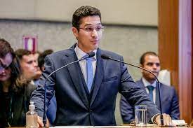 BRASIL: DEPUTADO RORIZ NETO APONTA CONSPIRAÇÃO NO 8 DE JANEIRO E EXPÕE BLINDAGEM DE MINISTRO