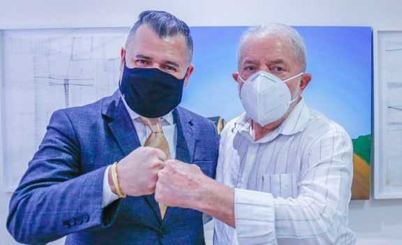 ‘Fez o L e se ferrou!’ – Descartado pelo PT, pastor que apoiou Lula pede ajuda financeira (veja o vídeo)