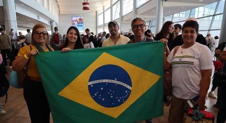 AGORA: segundo grupo de brasileiros resgatados decola de Israel rumo ao Brasil
