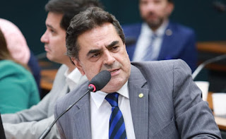 BRASIL: OPOSIÇÃO AVANÇA COM PEC PARA REVERTER DECISÕES DO STF