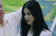 Tatuadora de celebridades é batizada após renunciar a bruxaria