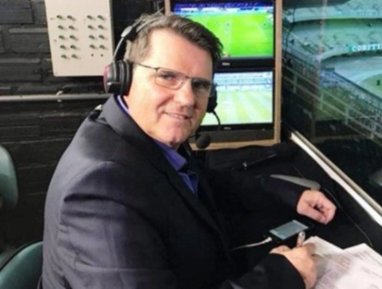 Globo faz acordo milionário para que narrador retire processo por assédio; entenda