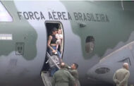 Terceira aeronave da FAB com brasileiros pousa em São Paulo