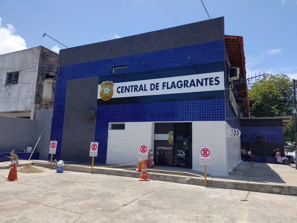 Mulher é agredida com soco no rosto pelo marido em Maceió