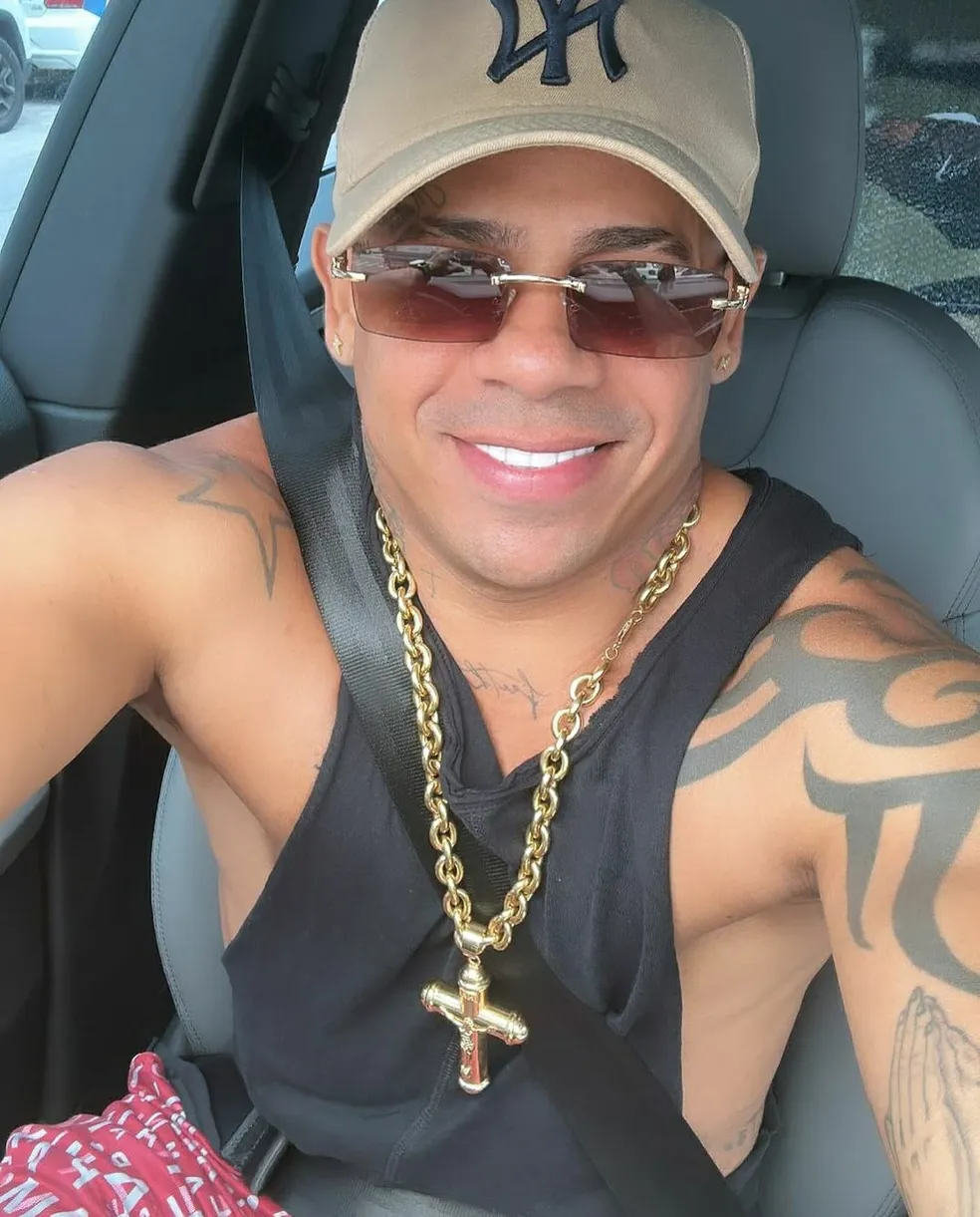 Ex-jogador Élton Arábia tem prisão suspensa após queixa por pensão alimentícia ser retirada