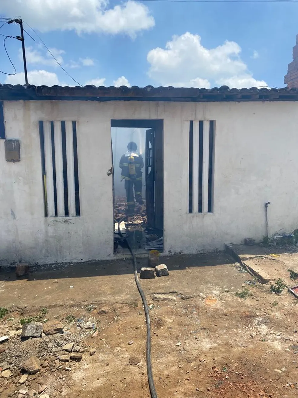 Homem coloca fogo em imóvel e morre carbonizado em São Miguel dos Campos, AL