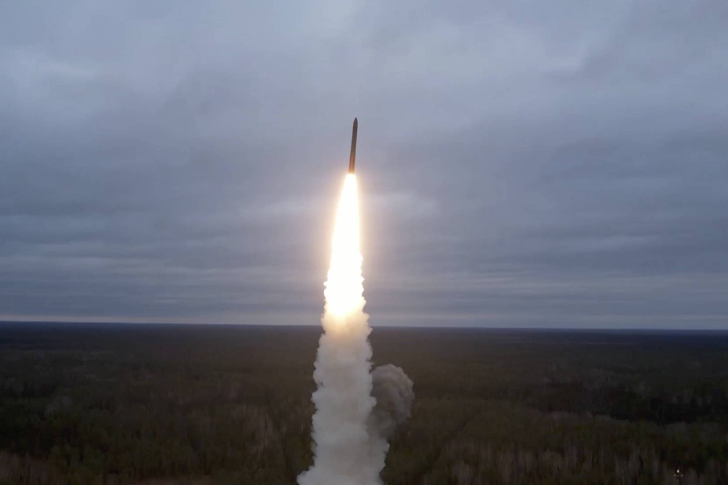 AGORA: Putin reage à Otan, simula ataque nuclear maciço e lança míssel intercontinental; VEJA VÍDEO