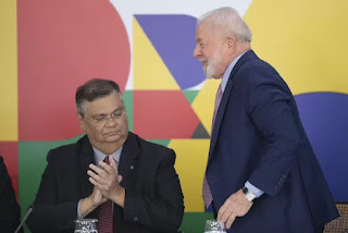 BRASIL: GLO ASSINADA POR LULA REVOLTA RECEITA FEDERAL