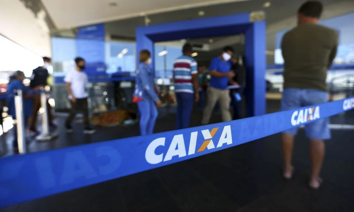 Concurso Caixa: instituição faz contato com bancas organizadoras