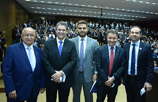 BRASIL: BOA PARTE DA BANCADA DE PARTIDO DO CENTRÃO AVALIA ROMPER COM O GOVERNO LULA