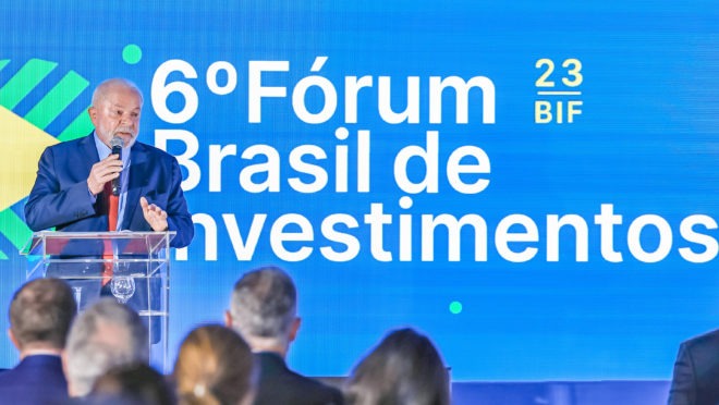 Lula promete a empresários estabilidade fiscal e descarta privatizações