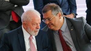 BRASIL: OPOSIÇÃO TRAÇA ESTRATÉGIA PARA BARRAR INDICAÇÃO DE DINO AO STF