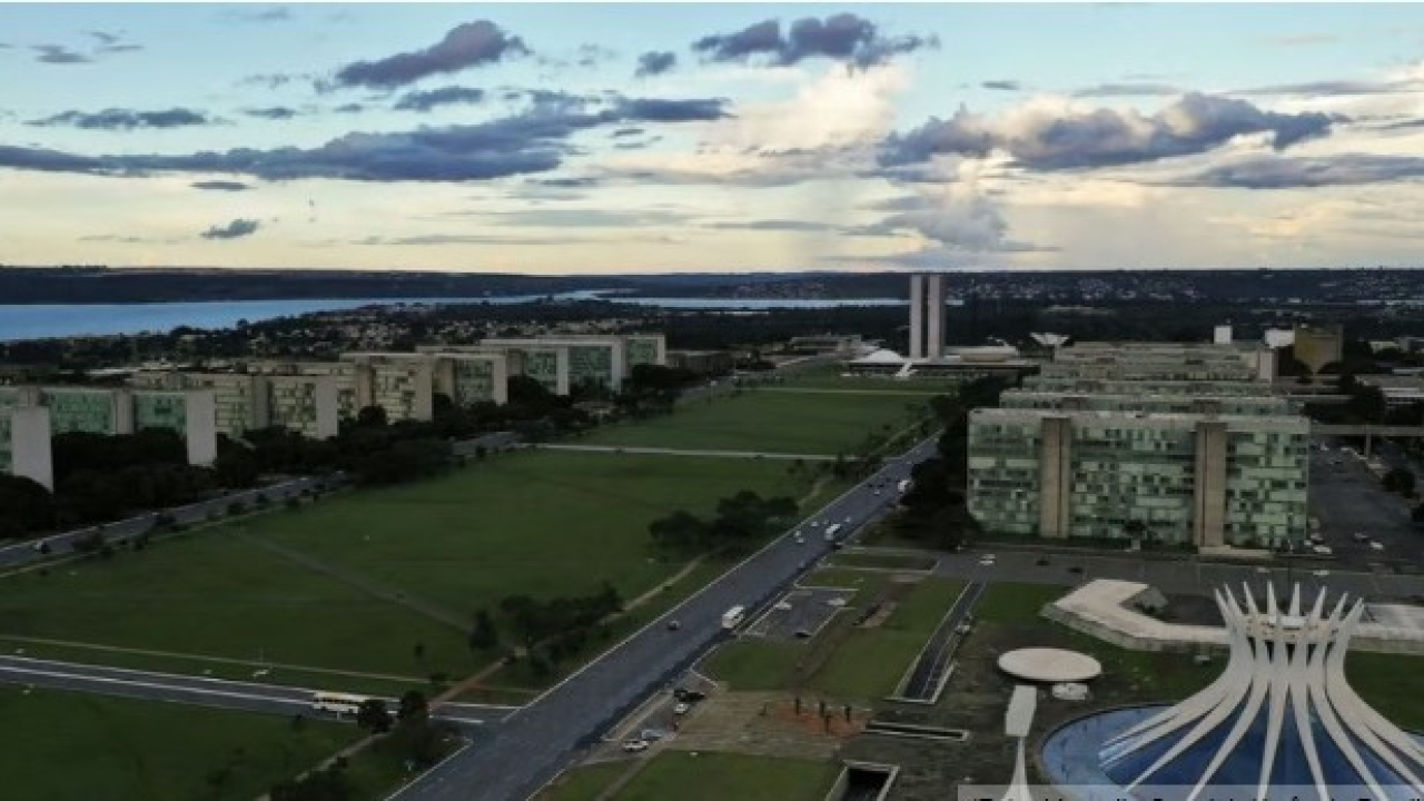 PIORAM AS EXPECTATIVAS DE ROMBO NAS CONTAS PÚBLICAS ATÉ 2026