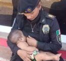 Policial amamenta bebê de mãe sem leite que chorava de fome há 2 dias e imagens comovem as redes sociais; VEJA