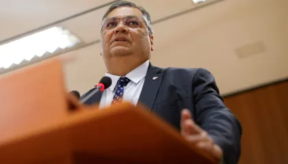 Bancada Evangélica promete “força total” contra Dino