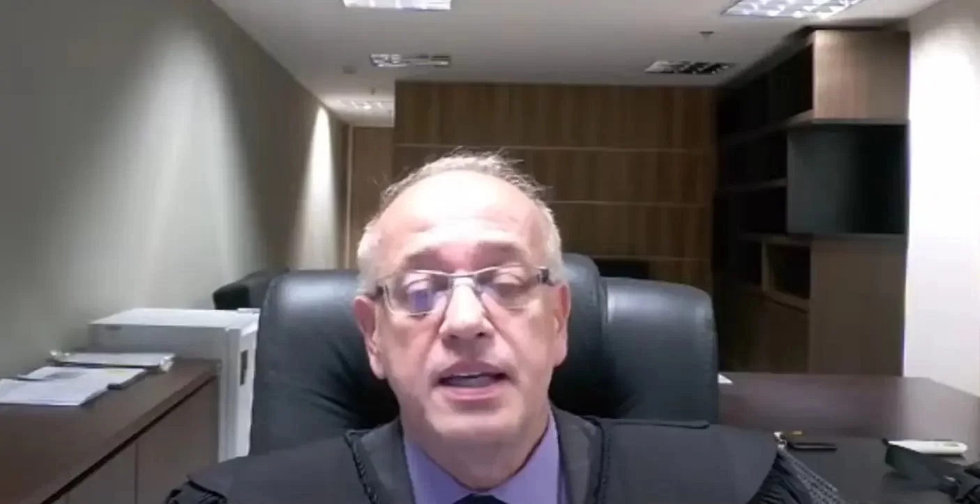 AGORA: Desembargador que pediu extinção da PM é afastado pela Justiça