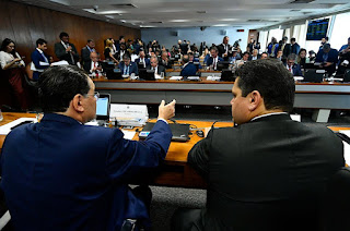 BRASIL: EM DESESPERO, GOVERNO LULA ACEITA CEDER EM PAUTA IMPORTANTE PARA APROVAR REFORMA CONTROVERSA