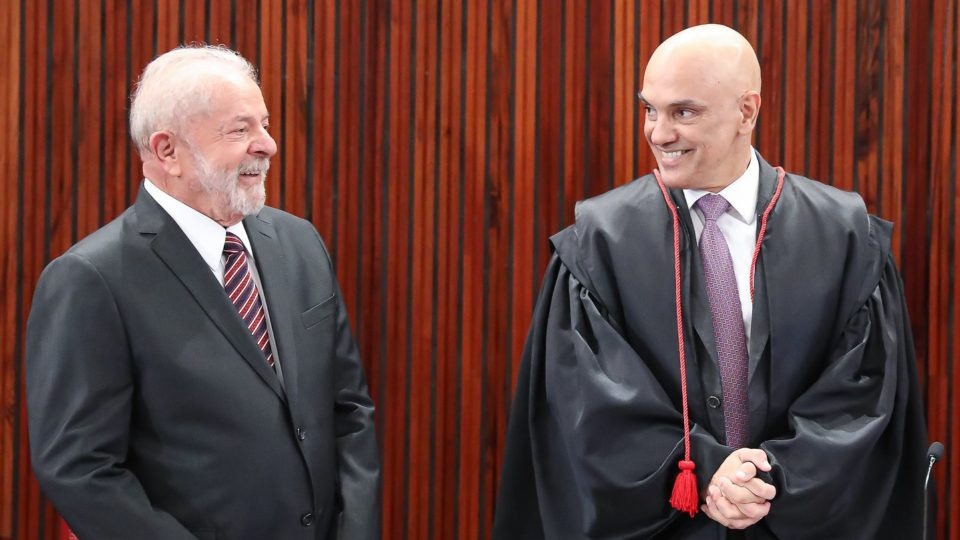 Moraes nega inclusão de Lula em investigação sobre presentes oficiais da Presidência da República