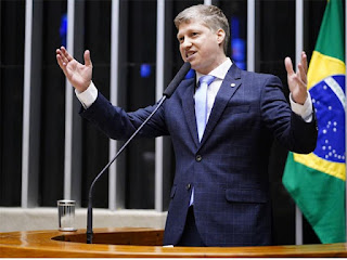 BRASIL: DEPUTADO MARCEL VAN HATTEM CONFRONTA LIRA E DENUNCIA TIRANIA
