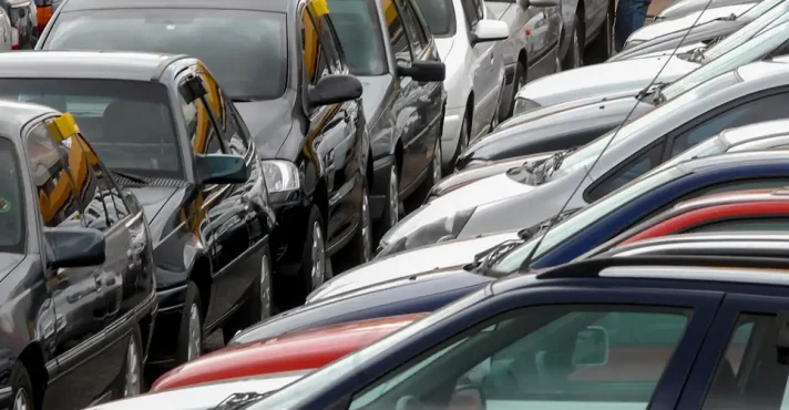 Vendas de veículos caem no Brasil em novembro