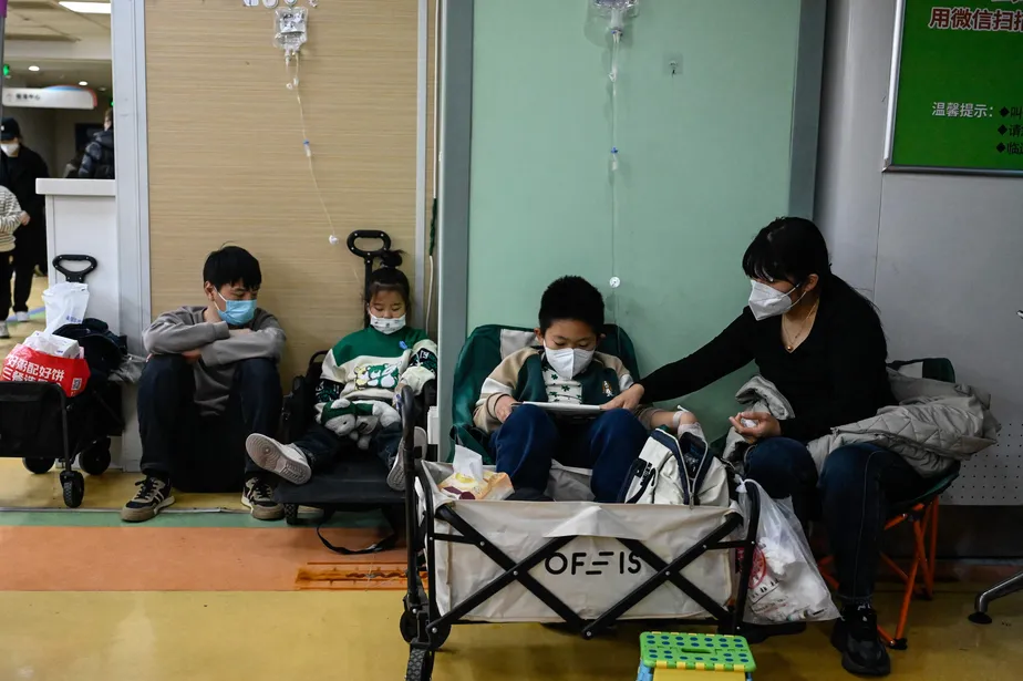 Pneumonia misteriosa: após surtos na China, casos se espalham na Europa