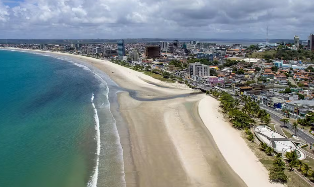 Banhistas devem aguardar 48h após chuvas intensas para entrar no mar