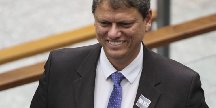 MPE pede arquivamento de inquérito contra Tarcísio sobre caso Paraisópolis e abre investigação contra jornalistas