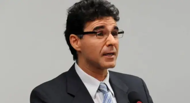 Procurador pede ao TCU fim de benefícios para juízes