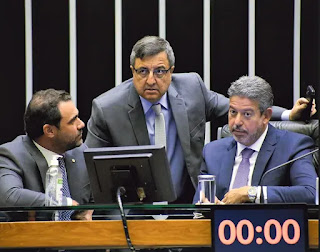 BRASIL: GOVERNO LULA ARTICULA MEDIDA QUE PODE DESAGRADAR MINISTROS