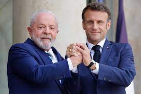 MUNDO: PRESIDENTE DA FRANÇA SURPREENDE E CRITICA ACORDO DEFENDIDO POR LULA