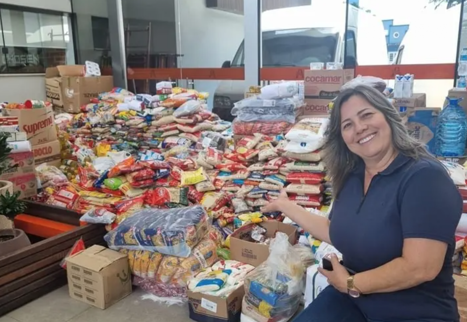 Colégio cristão arrecada mais de 54 toneladas de alimentos após enchentes em SC