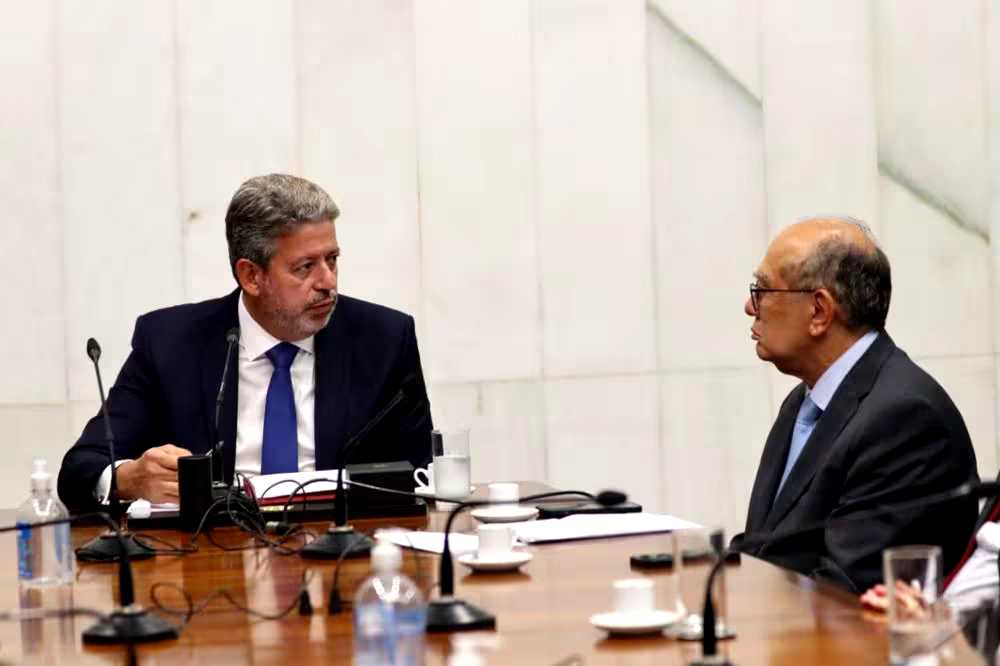 Lira quer fazer uma PEC que desfaz a PEC do STF